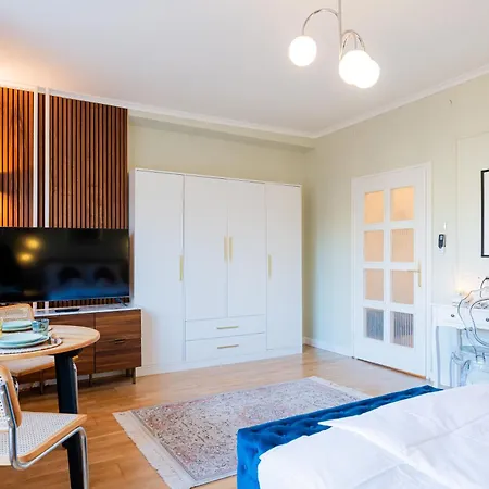 Ujbuda Rest With Air Condition And Balcony アパート *