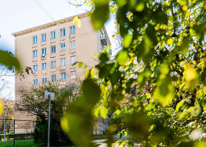 Ujbuda Rest With Air Condition And Balcony Apartament