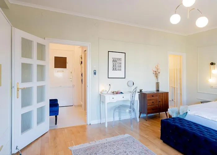 Ujbuda Rest With Air Condition And Balcony *